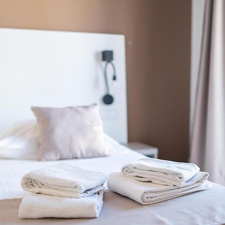 Planet Hotels Blue إل أرينال المظهر الخارجي الصورة