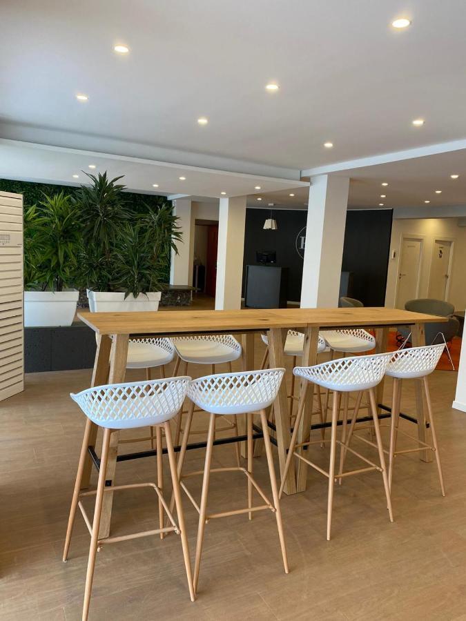 Planet Hotels Blue إل أرينال المظهر الخارجي الصورة