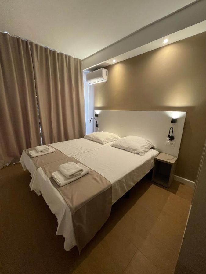 Planet Hotels Blue إل أرينال المظهر الخارجي الصورة